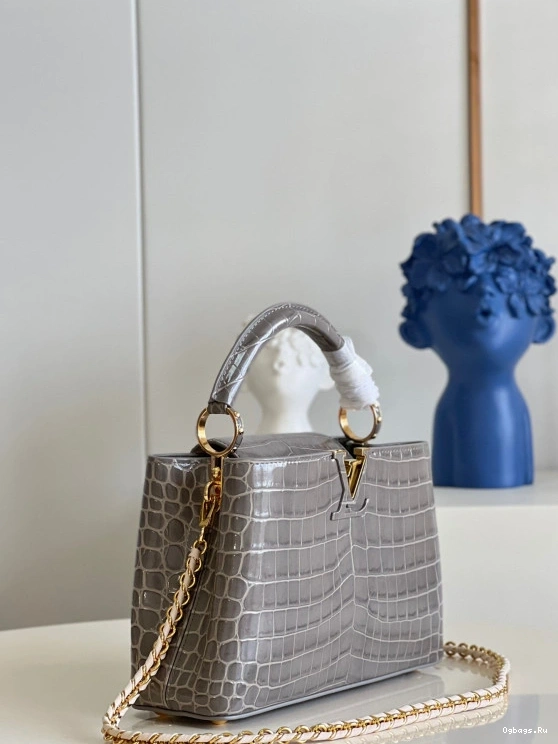 VUITTON BB CAPUCINES LOUIS 0404